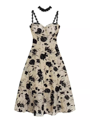 Sommerliches Retro-Blumenkleid