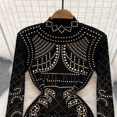 Kurzes Kleid im Retro-Stil mit Stehkragen und Rauten