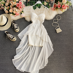 Sommerkleid mit hohen und tiefen Trägern