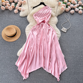 Trägerloses, plissiertes Kleid mit schrägem Ausschnitt und unregelmäßiger Passform für Damen