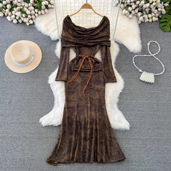 Langärmliges Kleid mit eckigem Ausschnitt und Rüschen im Meerjungfrauen-Print