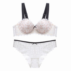 Set aus Push-Up-BH und Höschen mit Blumenstickerei