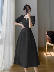 Sommerliches weißes französisches A-Linien-Kleid