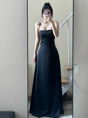 Schwarzes Strapskleid für Damen