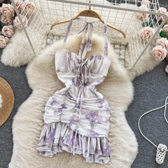 Kurzes, unregelmäßig bedrucktes, gerüschtes Chiffon-Ferienkleid