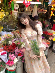 Damen Chiffonkleid mit eckigem Ausschnitt, Puffärmeln und Blumenmuster