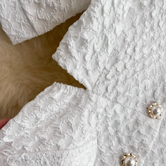 Vestido mini de manga corta con burbujas blancas