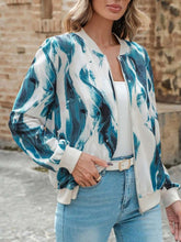 Chaqueta con cuello de béisbol y cremallera estampada