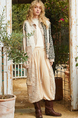 Chaqueta acolchada con botones y costuras expuestas en leopardo de POL