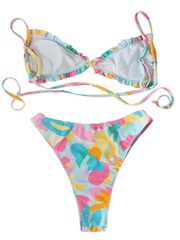 Der Hawaiianische 2-teilige Bikini mit Frühlingstaille