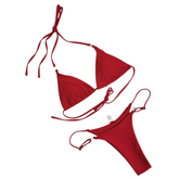 Das detailreiche zweiteilige Bikini-Set
