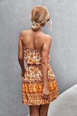 Vestido sin tirantes con ribete de volantes bohemios