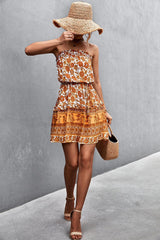 Vestido sin tirantes con ribete de volantes bohemios