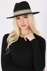 Fedora-Hut mit Stickerei im Boho-Stil