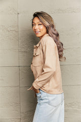 Chaqueta con cuello abotonado