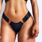 Unterhose mit V-förmiger Metallverzierung und niedriger Taille