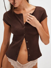 Lovelet – Kurzärmliges Oberteil mit Rundhalsausschnitt und Knopfleiste