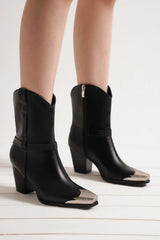 Beast Fashion – Stiefeletten aus Kunstleder mit Metallkappe