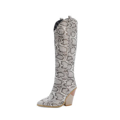 Stiefel mit Cowboy-Print unterhalb des Knies