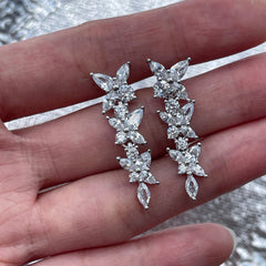 Pendientes de novia con diseño floral