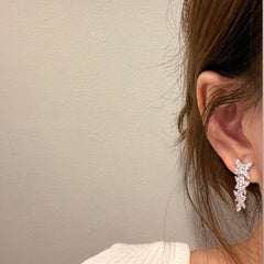 Pendientes de novia con diseño floral