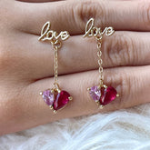 Pendientes colgantes con forma de corazón rosa y letra de amor