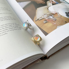 Anillo llamativo de piedra lunar gótica con piedra natal