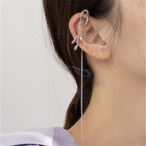 Puño de oreja largo gótico colgante