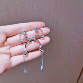 Schlangenförmige Ohrringe