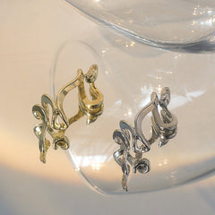 Wave curve ear climber crawler