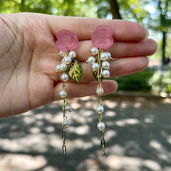 Pendientes de flores rosas de Bohemia hechos a mano