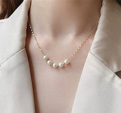 Collar en capas de perlas naturales de agua dulce