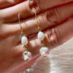 Delicados pendientes colgantes vintage de rosas silvestres