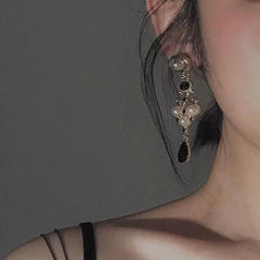 Pendientes góticos de lágrima negra