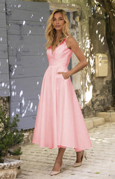 Einfarbiges rückenfreies Kleid