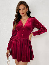 sexy v-neck long-sleeved velvet party dress with waist and large skirt