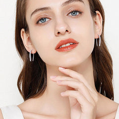 Pendientes en forma de U de plata de ley 925 con moissanita