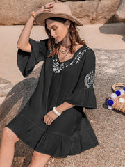 Vestido mini con cuello anudado y mangas con volantes y estampado