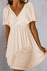 Vestido mini de manga corta con escote en V anudado