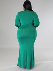 Vestido fruncido con escote en V profundo y color liso