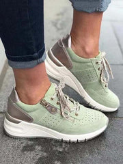 Zapatillas de cuña con cordones y cremallera lateral