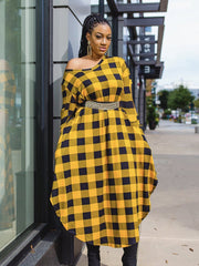 Hemdblusenkleid mit schrägen Schultern und Karomuster