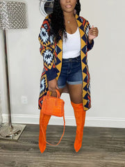 Gestrickte Strickjacke mit geometrischem Muster