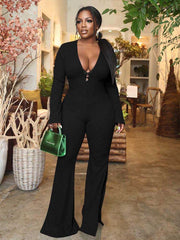 Monos acampanados con escote en V profundo y aberturas laterales