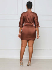 Vestido de satén con lazo en la parte delantera y mangas 3/4