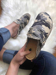 Sandalias con punta redonda y decoración de hebilla