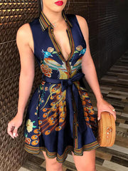 Vestido con escote en V y cinturón estampado