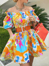 Minivestido con hombros descubiertos y cinturón