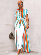 Gestreiftes Hemdblusenkleid mit V-Ausschnitt und Gürtel