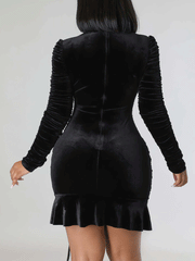 Vestido mini ajustado con frunces y cordón